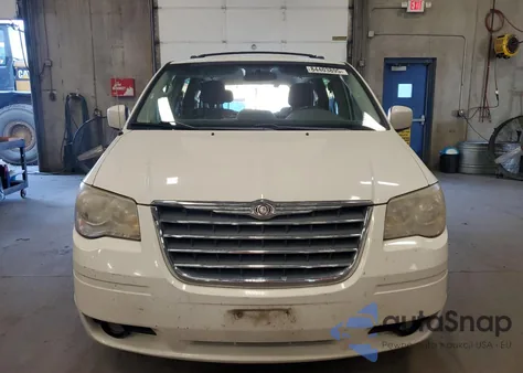 2010 Chrysler Town & Country Touring from USA, damaged, VIN 2A4RR5D14AR343960